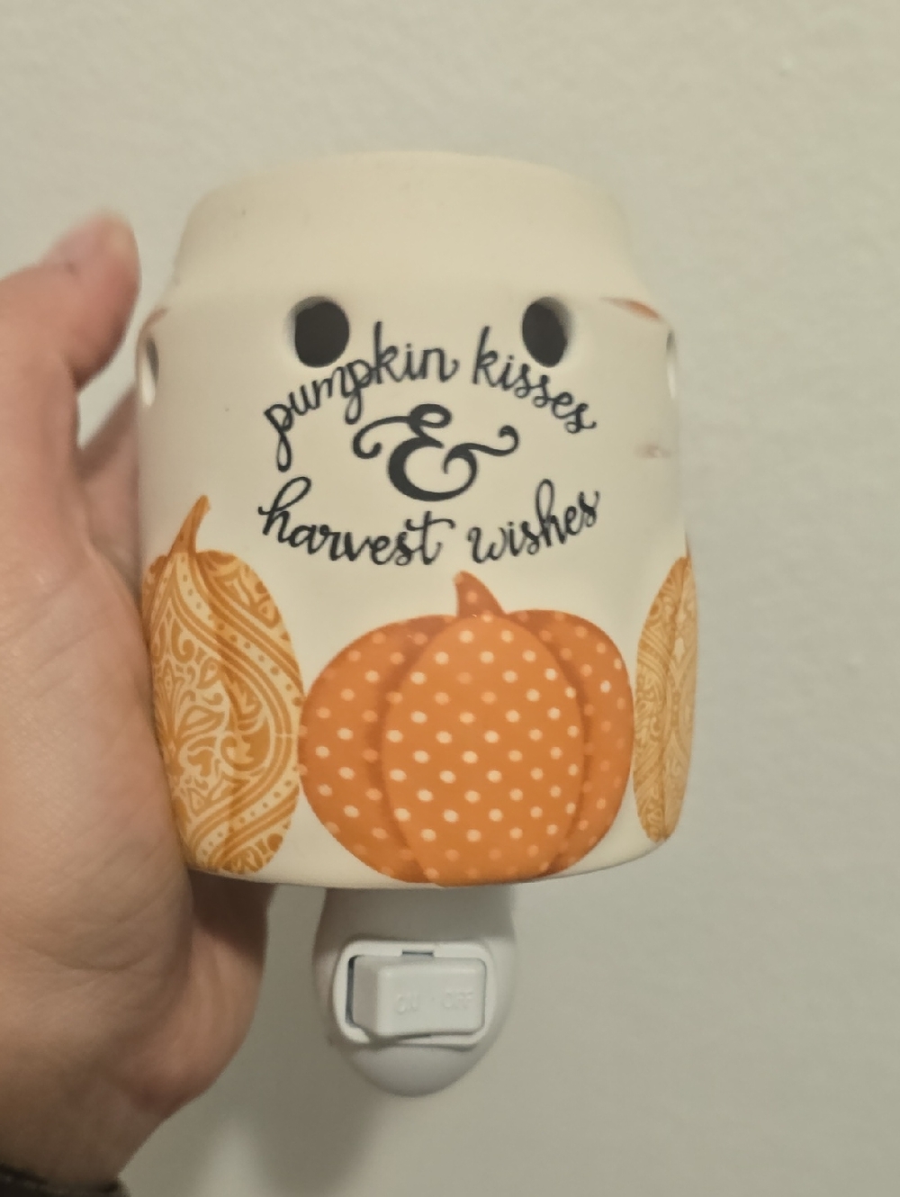 Ceramic Pumpkin Kisses & Harvest Wishes Plug-In Warmer - Cream & Orange